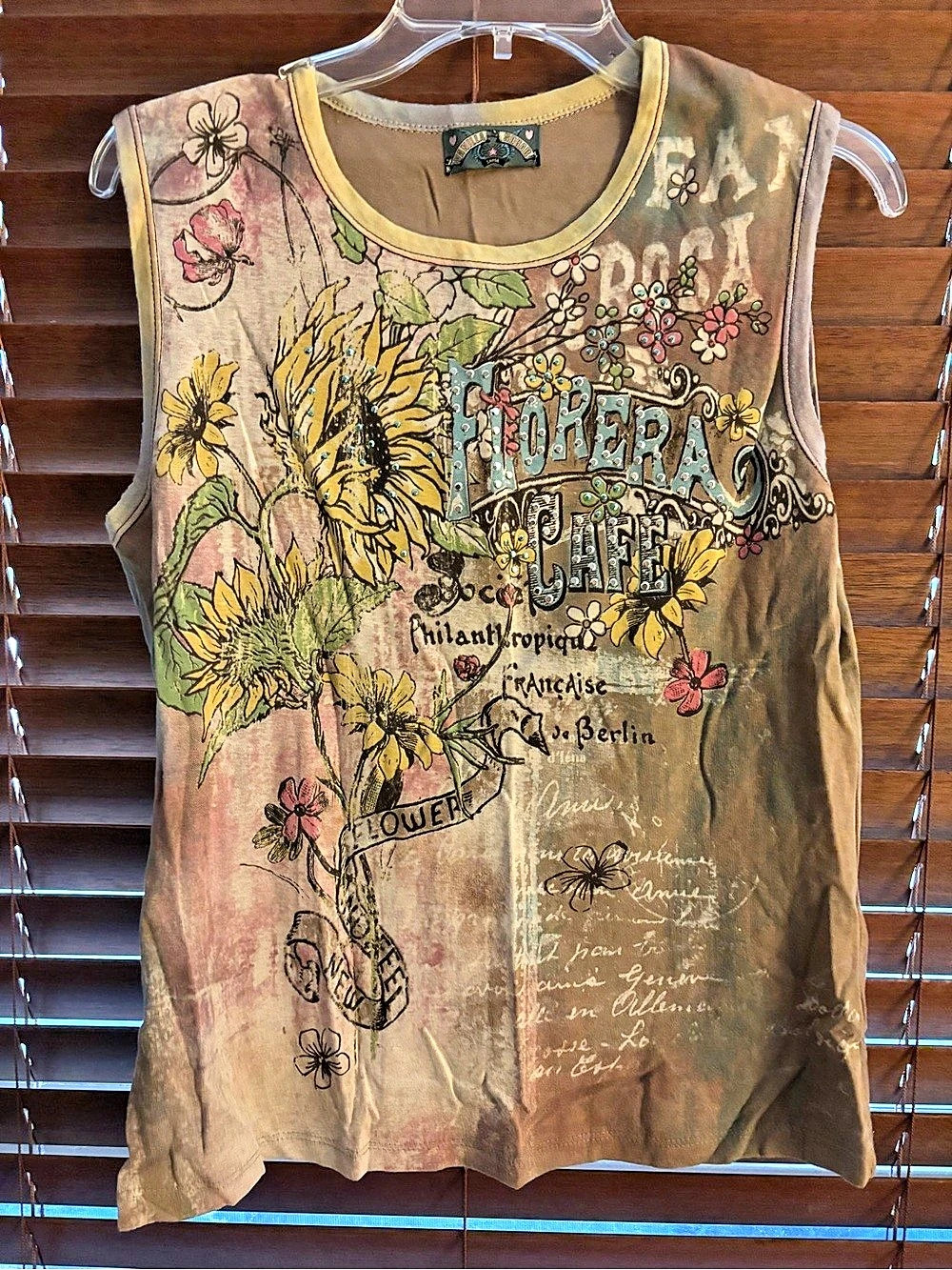 Vintage Vanilla Sugar Floral Graphic Tank Top in khaki  & Green Size Large